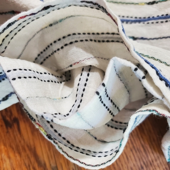 Natural Threads Embroidered Woman's top Size Large BOHO Textured - Picture 7 of 7